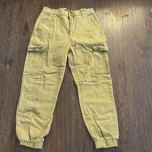 Almost Famous Men's khaki Cargo joggers size large